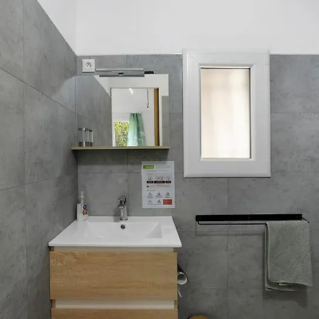 La Roussette Apartment *
